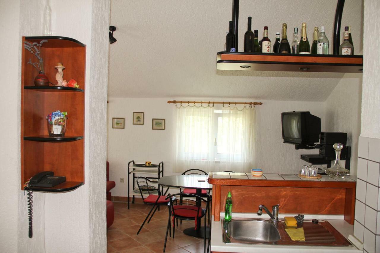 Apartmani Rasan Malinska Exterior foto